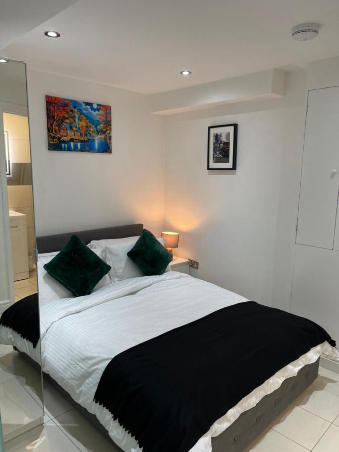 Modern 1 Bedroom Holiday Apartment In Southminster Exterior foto